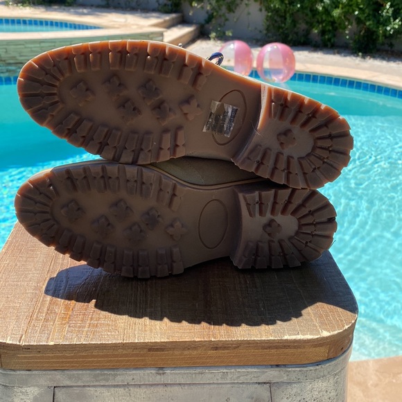 Urban Outfitters Suede and Smooth Leather Hiking Boots. Women’s size 7. - Picture 6 of 6